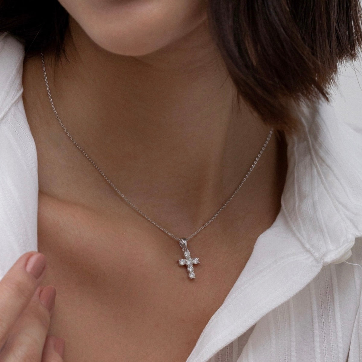 Colar cruz moissanite
