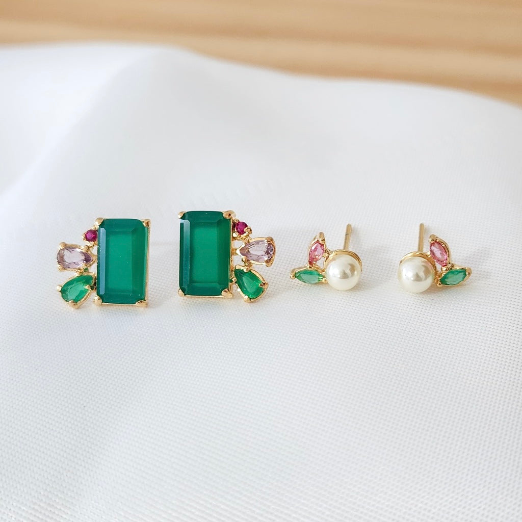 Brinco esmeralda com cristais