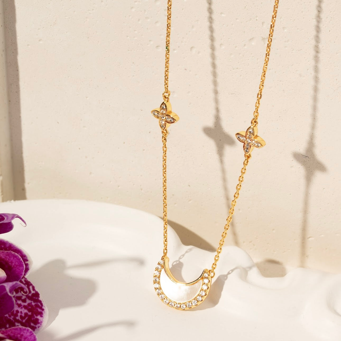 Colar Lua madrepérola