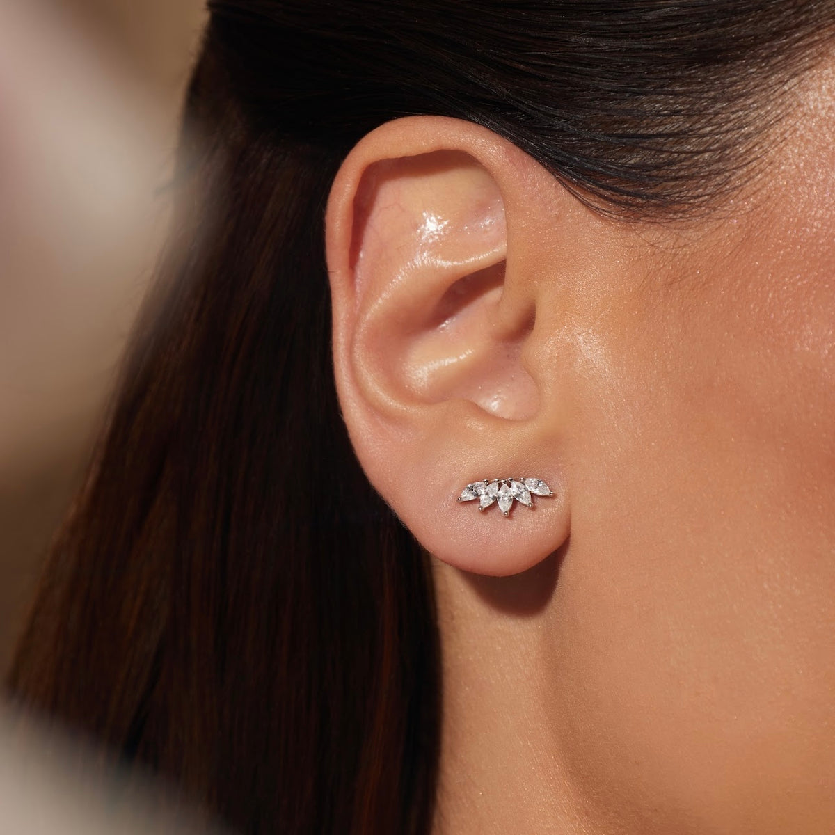 Brinco mini ear cuff navetes