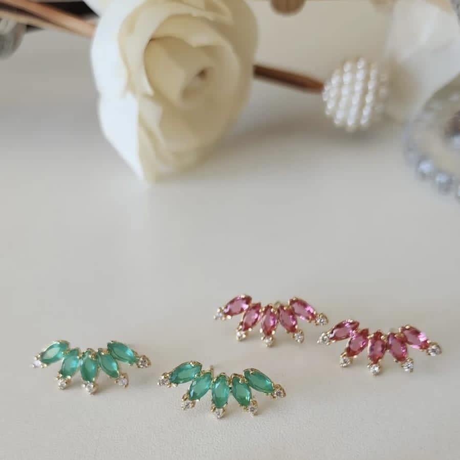 Brinco ear cuff navetes