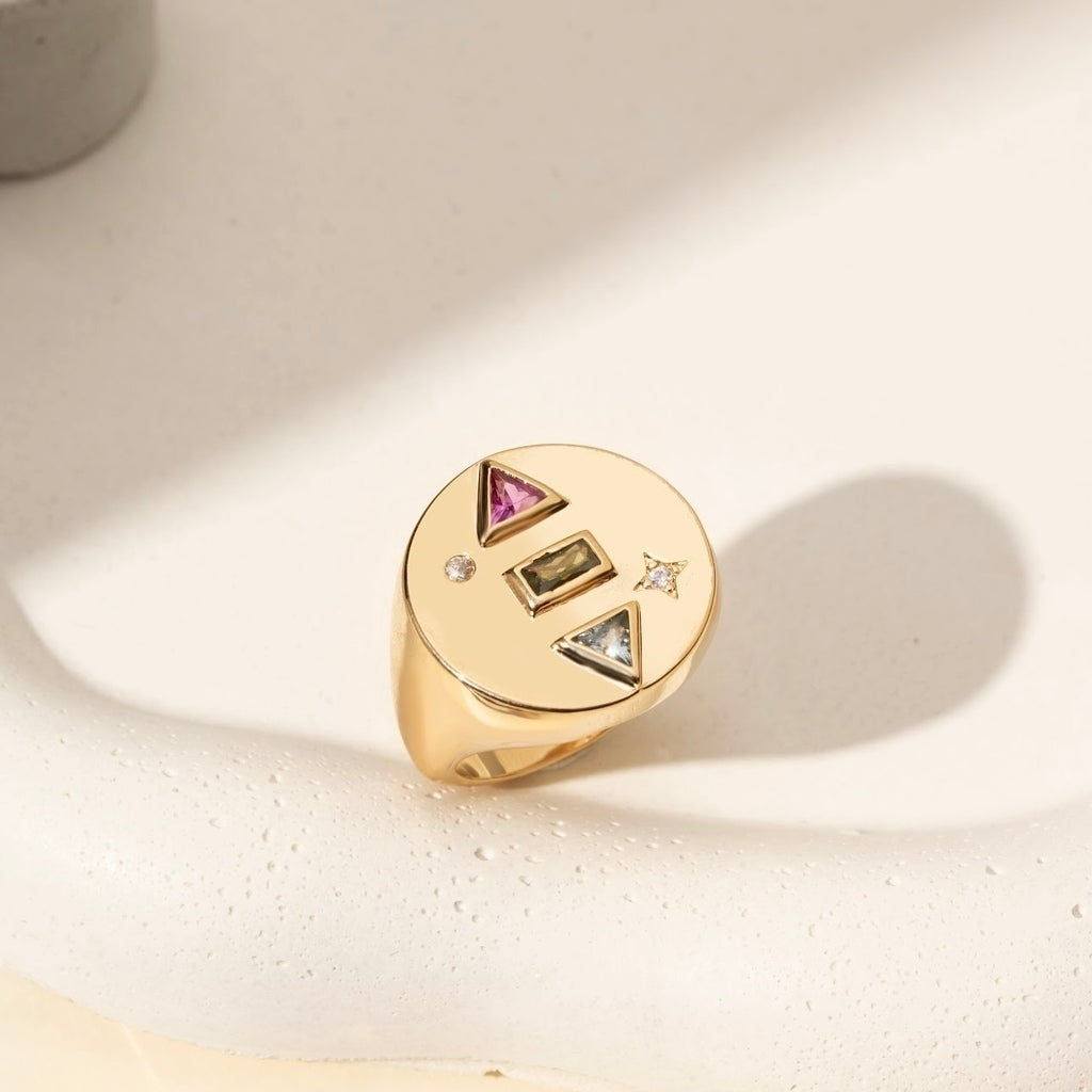 Anel cristais geométrico