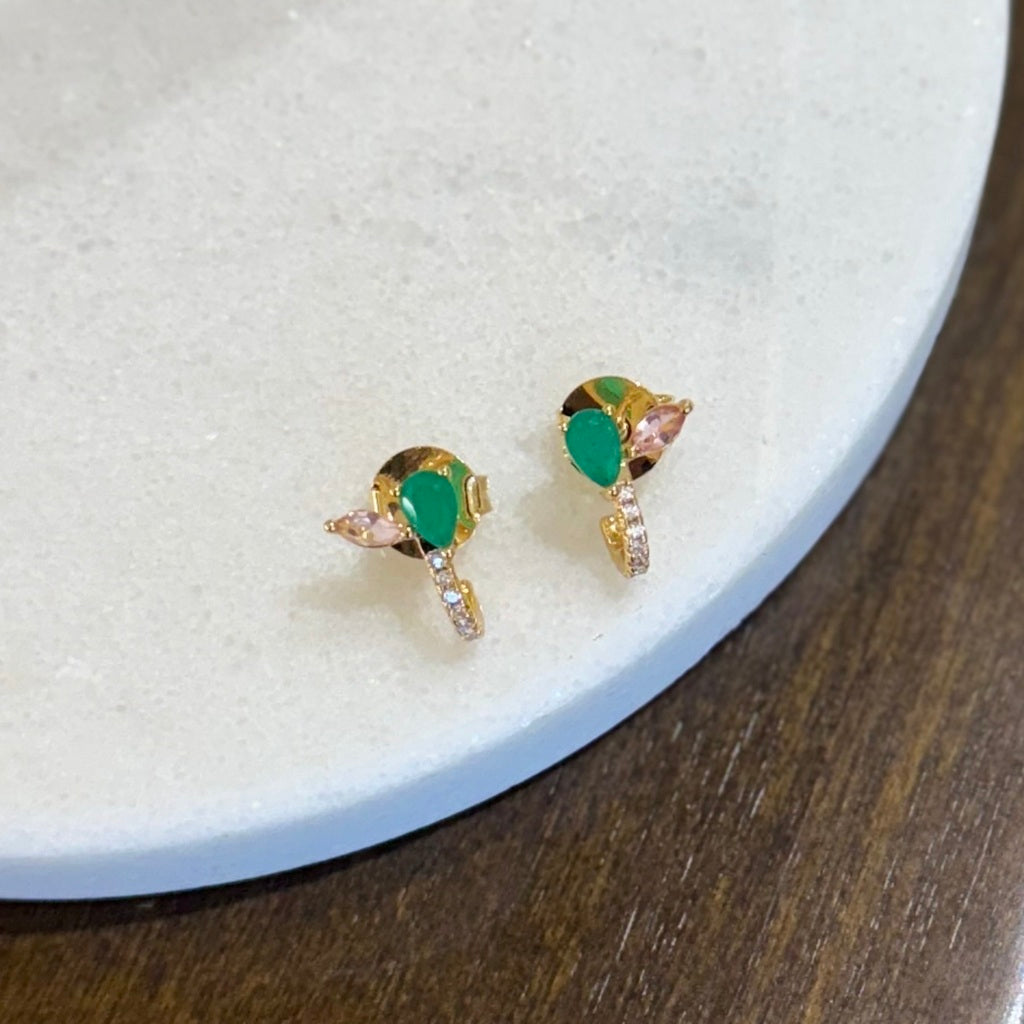Brinco jota cristal esmeralda