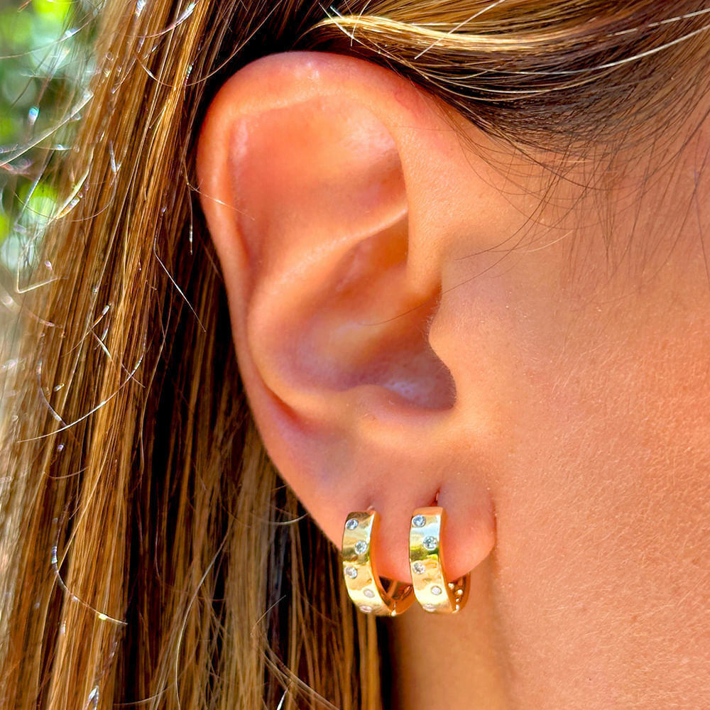 Brinco argola pontos de luz