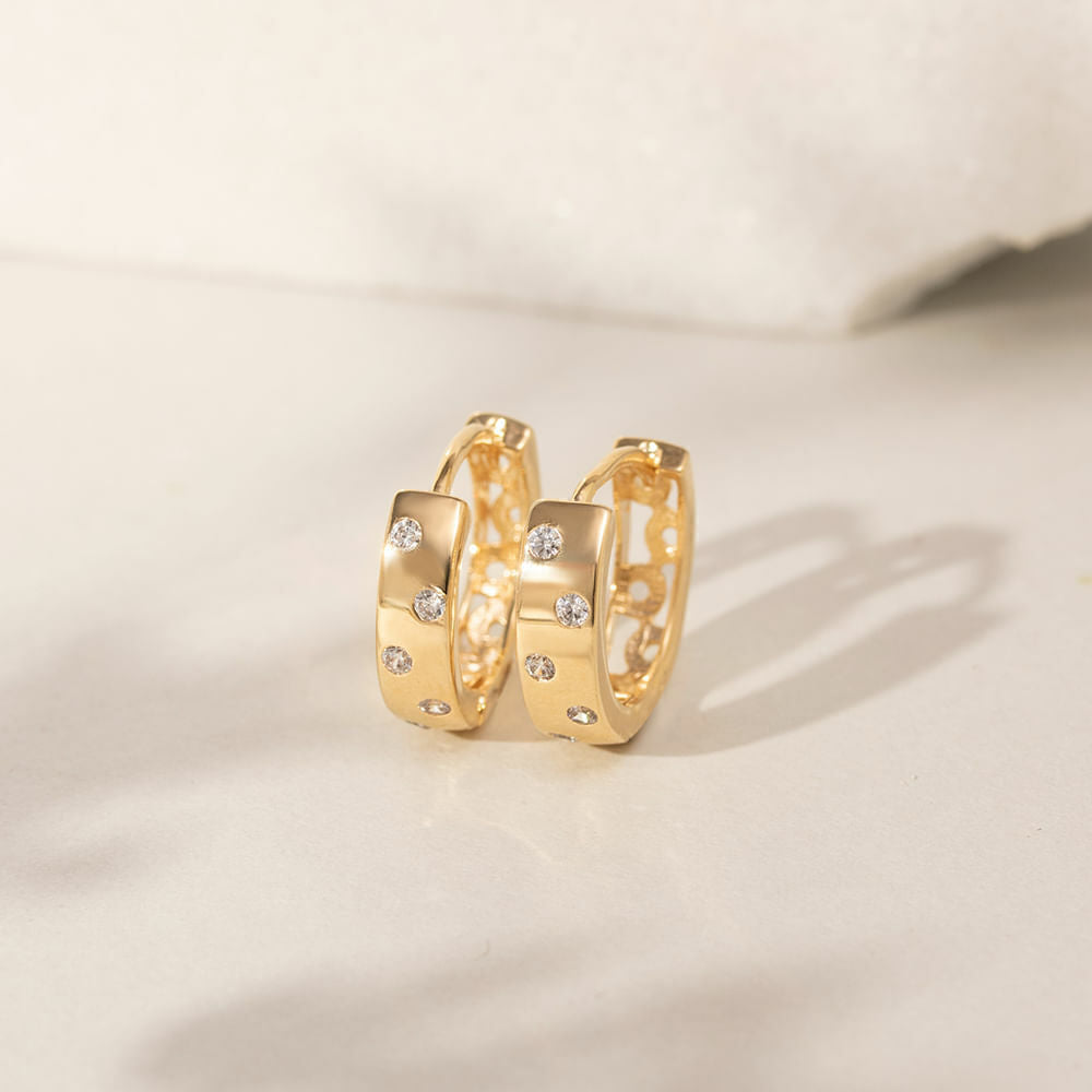 Brinco argola pontos de luz