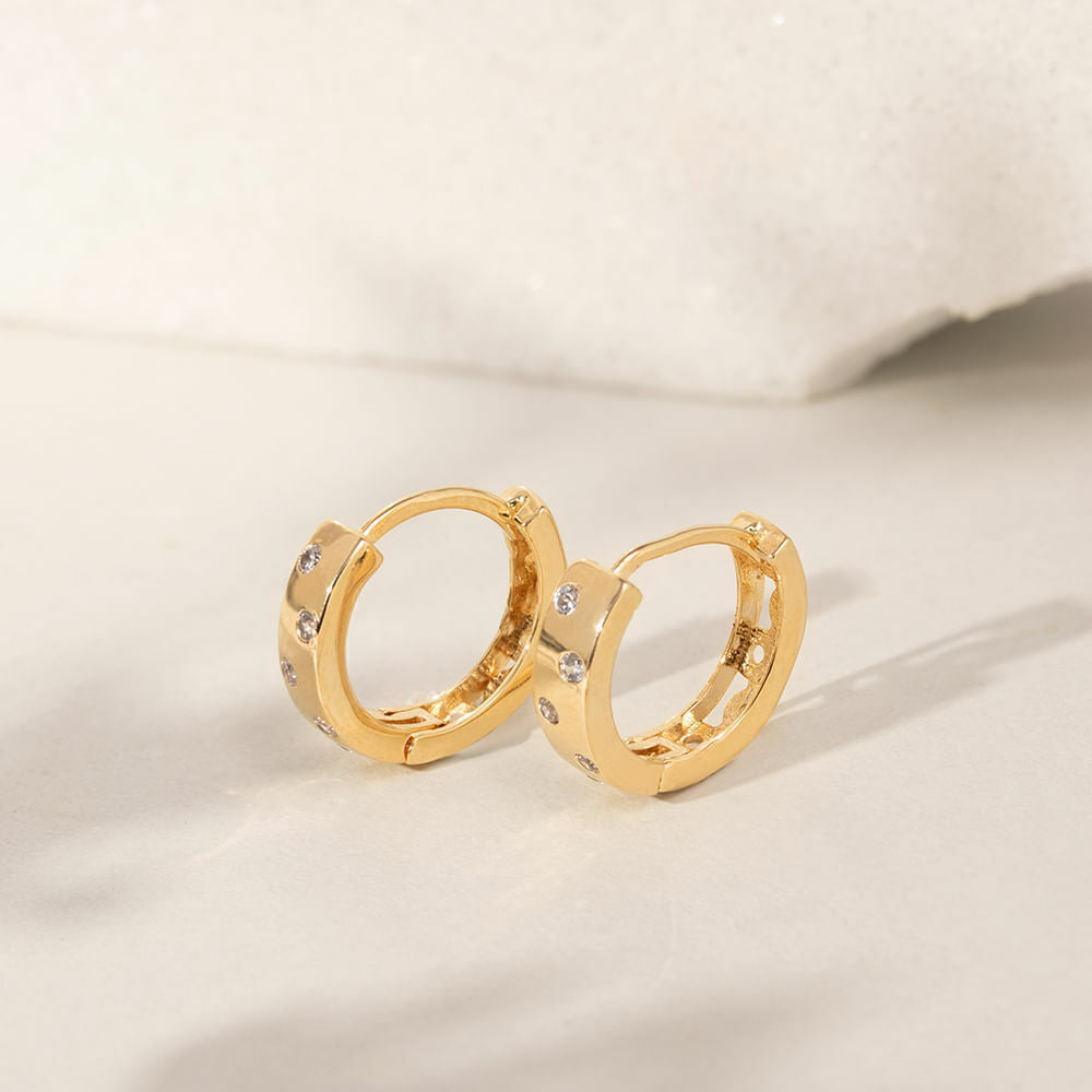 Brinco argola pontos de luz