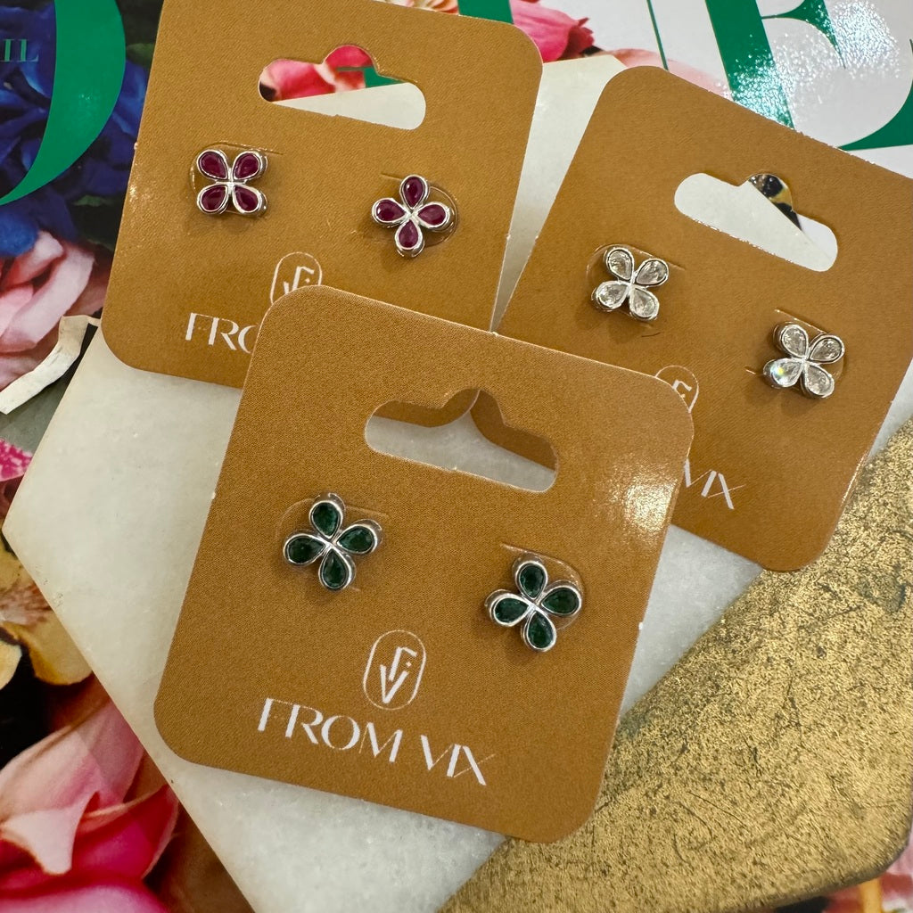 Brinco flor 4 pedras