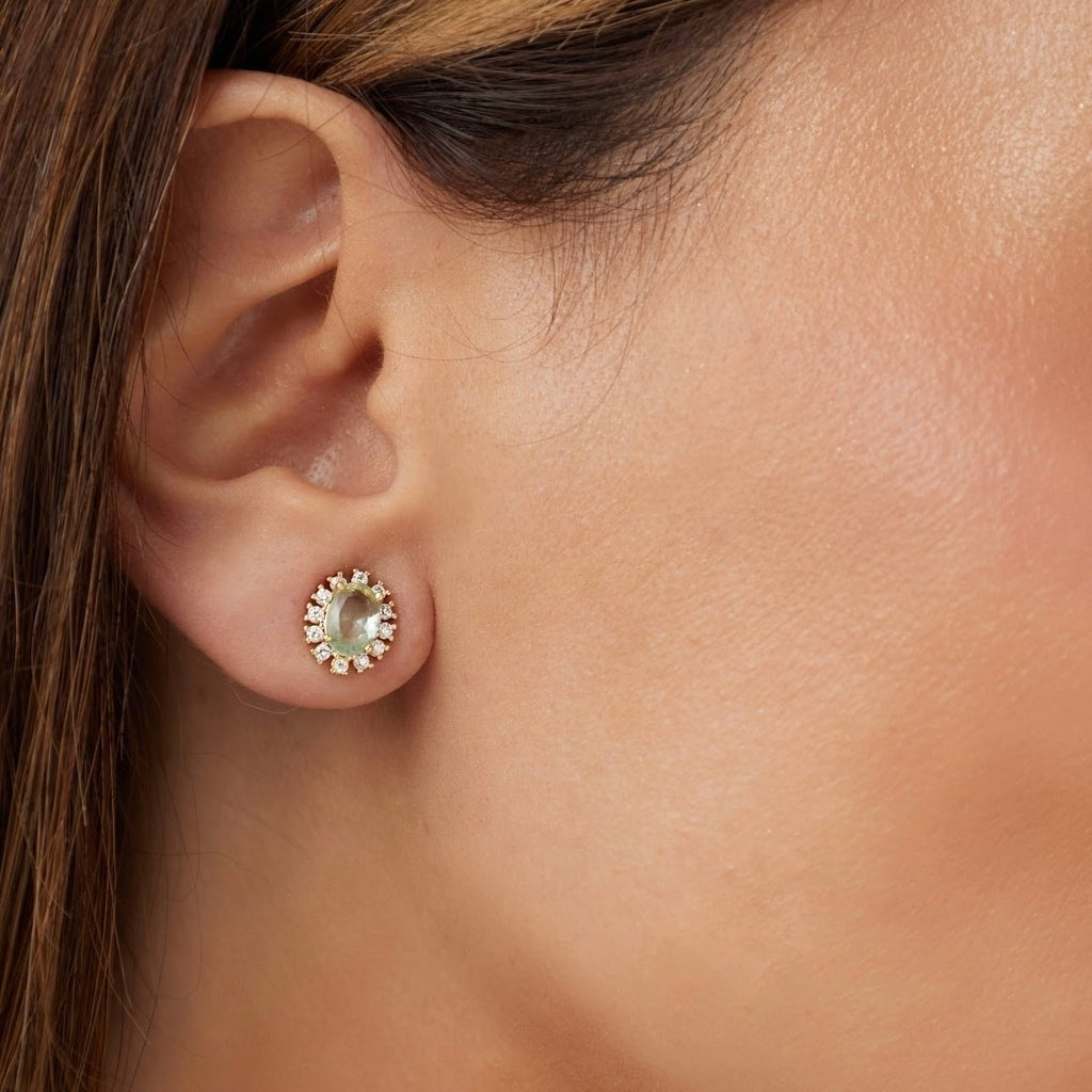 Brinco oval cristal berilo