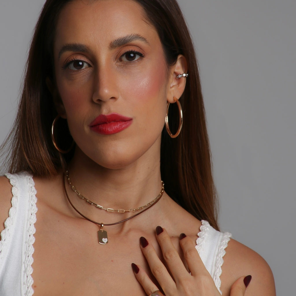 Colar couro plaquinha